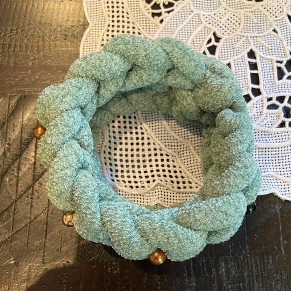 Green plush handmade crochet bracelet 💚 - Picture 6 of 6